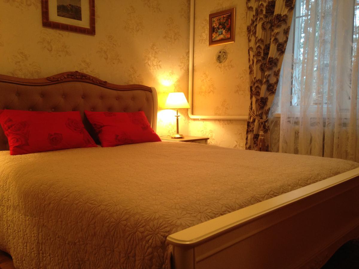 Domik V Lesy Guest House Lyutezh Bagian luar foto